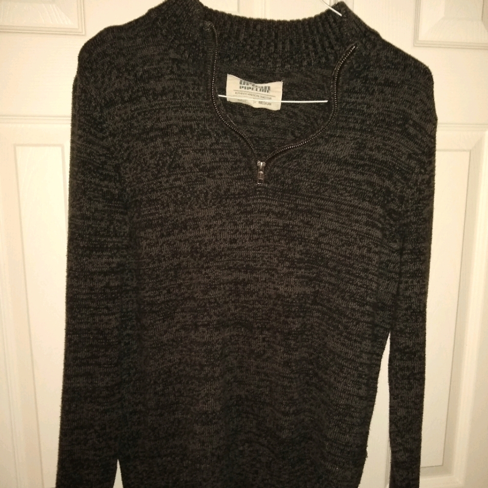 Grey urban pipeline sweater (M)